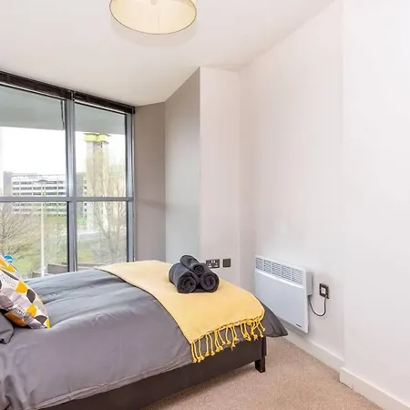 Apartment Light And Bright 1br Close To Station