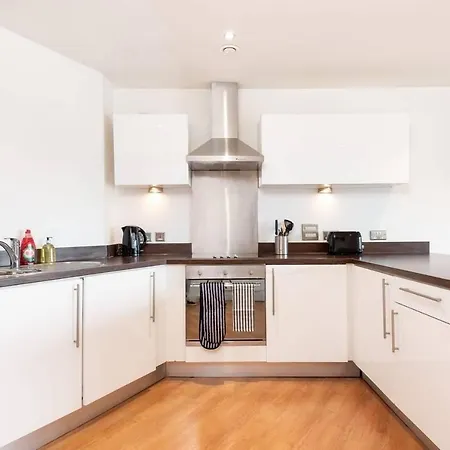 Apartment Light And Bright 1br Close To Station